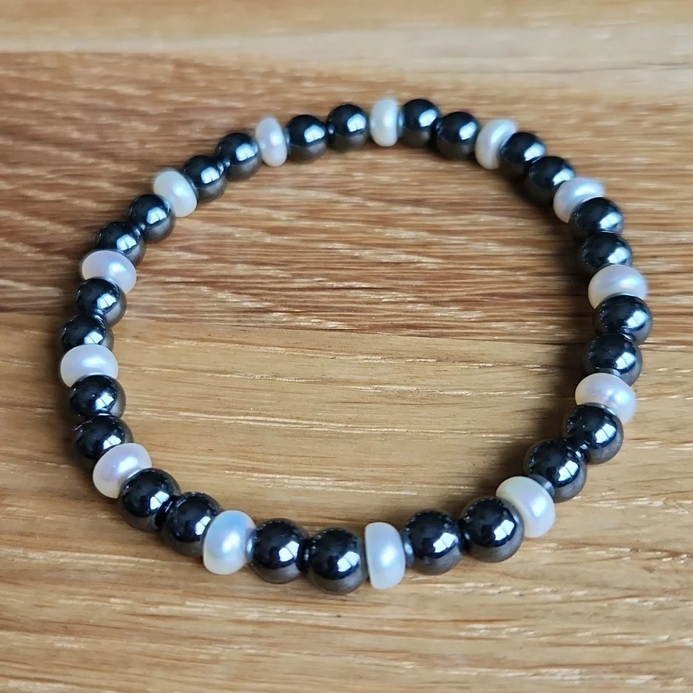 Fresh Water Pearls & Gray Hematite Beaded Stretch Bracelet | Handmade